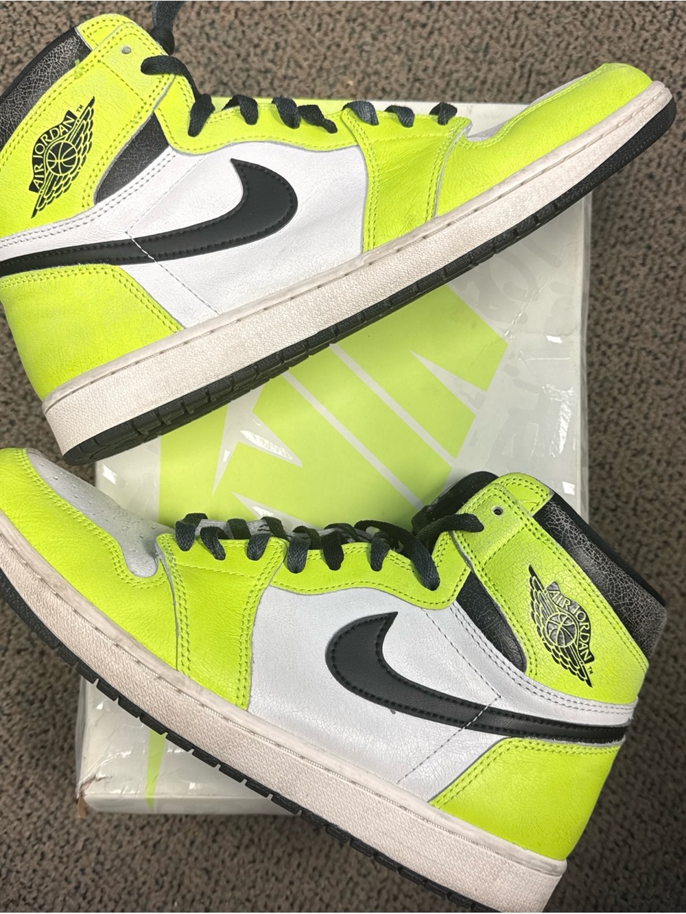 Jordan 1 Retro High OG Visionaire - White Black Neon Yellow